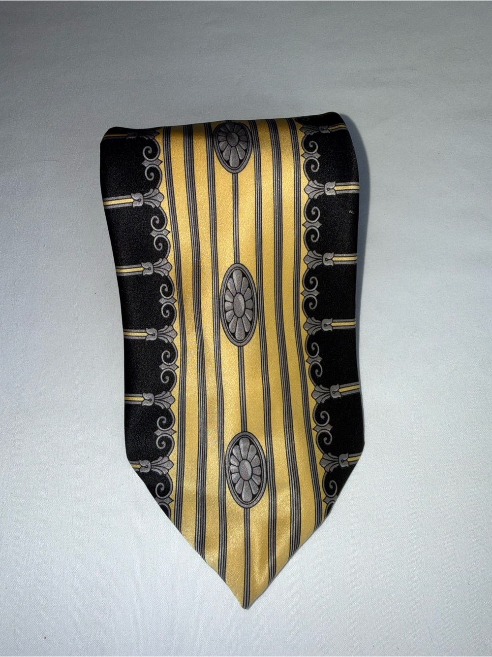 Vitaliano Luselli 100% silk made in Italy tie